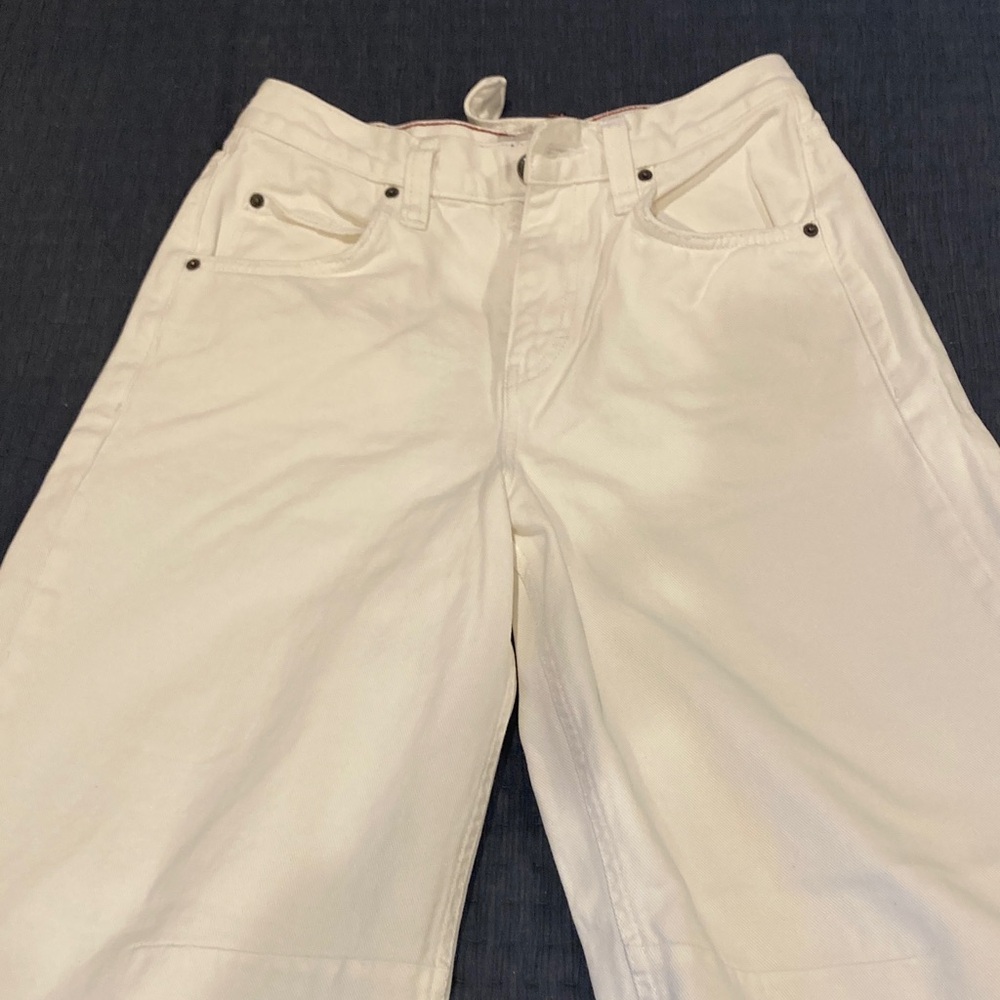 BDG White Boyfriend Jeans